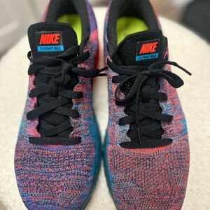 Nike Flyknit Max in Multicolor with Black Accents